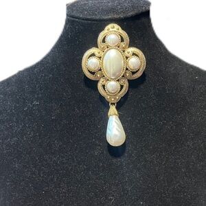 80s Vintage Baroque Faux Pearl Drop Brooch Gold Filigree Statement Pin Victorian